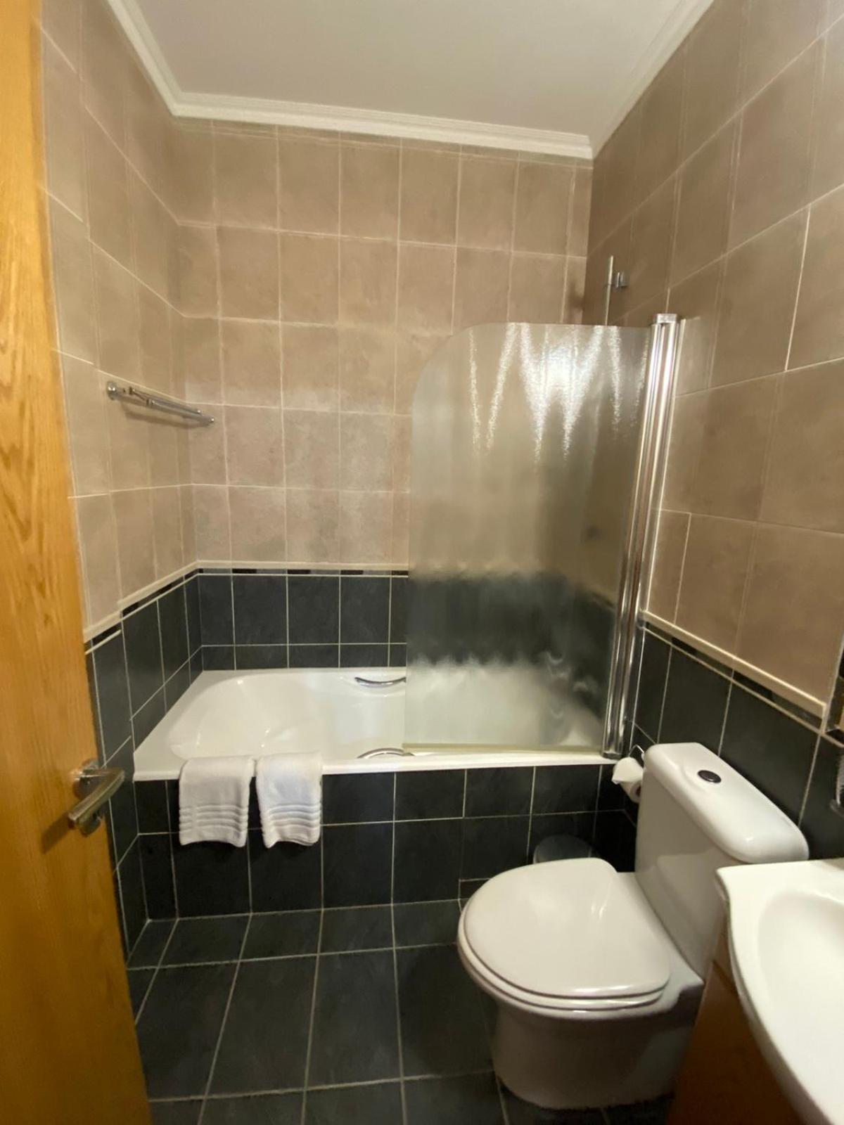 2 Bedroom Apartment, Zygos Centre Block D - By Imh Travel & Tours Paphos Eksteriør bilde