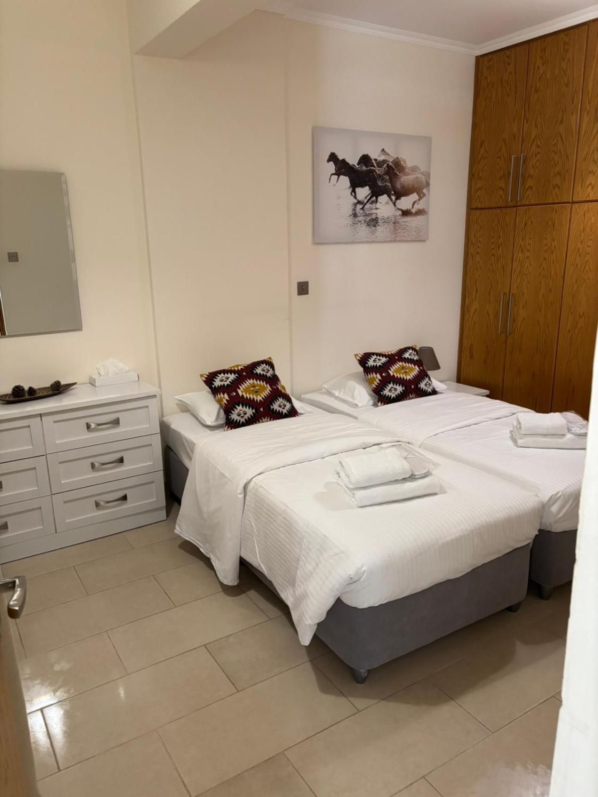 2 Bedroom Apartment, Zygos Centre Block D - By Imh Travel & Tours Paphos Eksteriør bilde